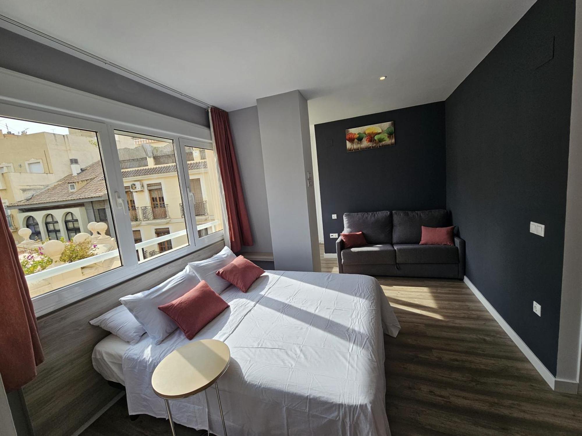 Apartamentos Turisticos Kenzamin Alicante Eksteriør billede