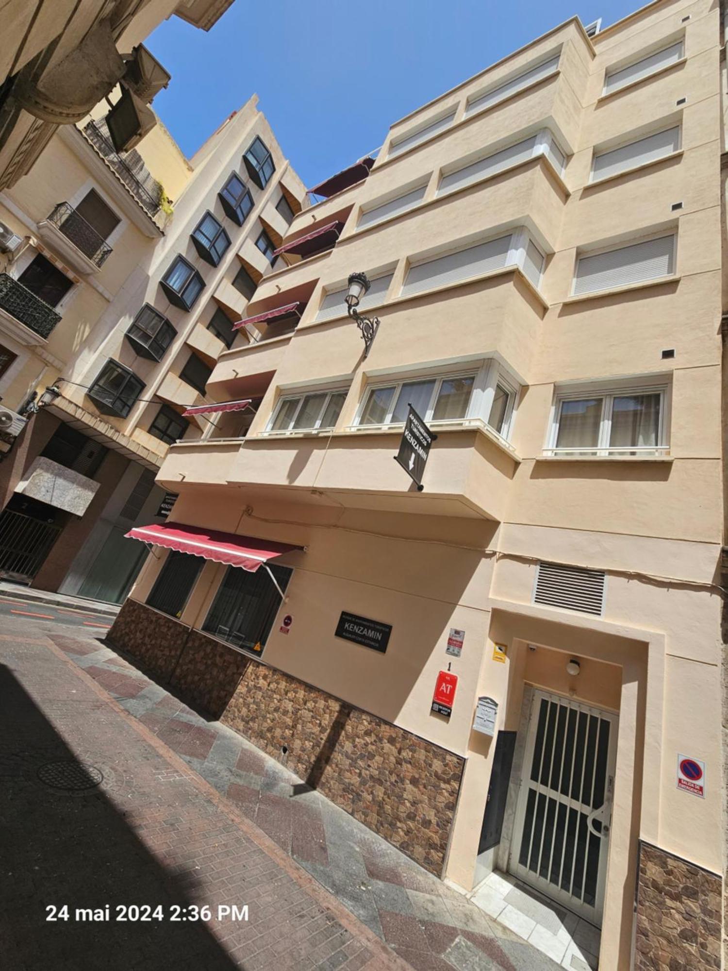 Apartamentos Turisticos Kenzamin Alicante Eksteriør billede