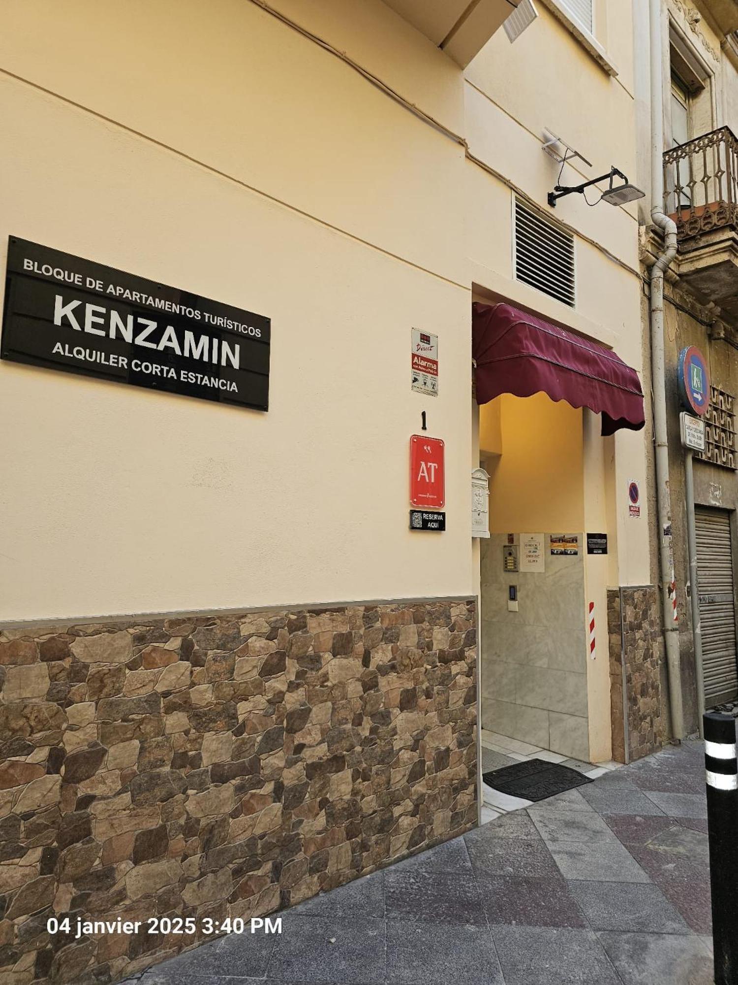 Apartamentos Turisticos Kenzamin Alicante Eksteriør billede
