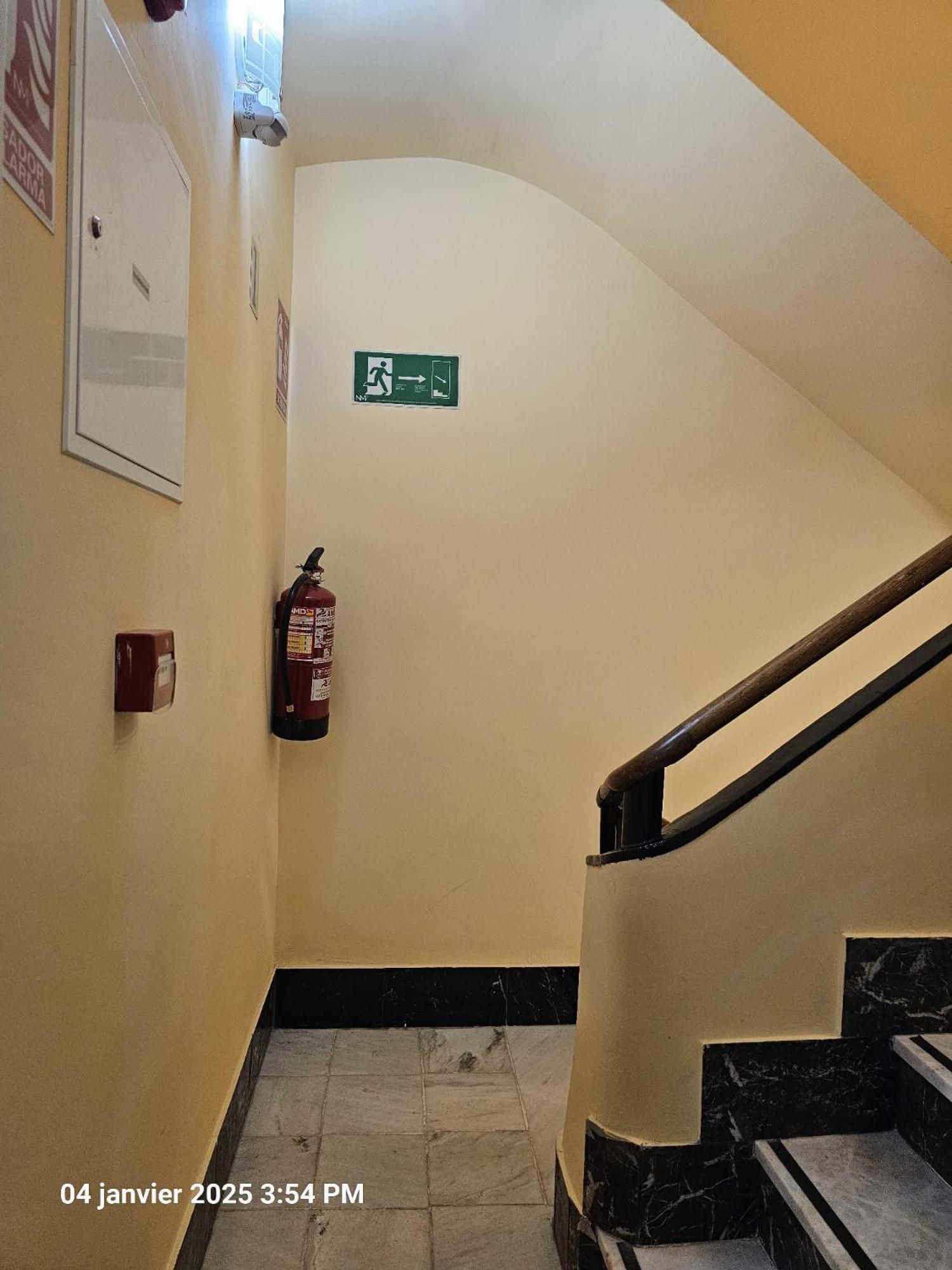 Apartamentos Turisticos Kenzamin Alicante Eksteriør billede