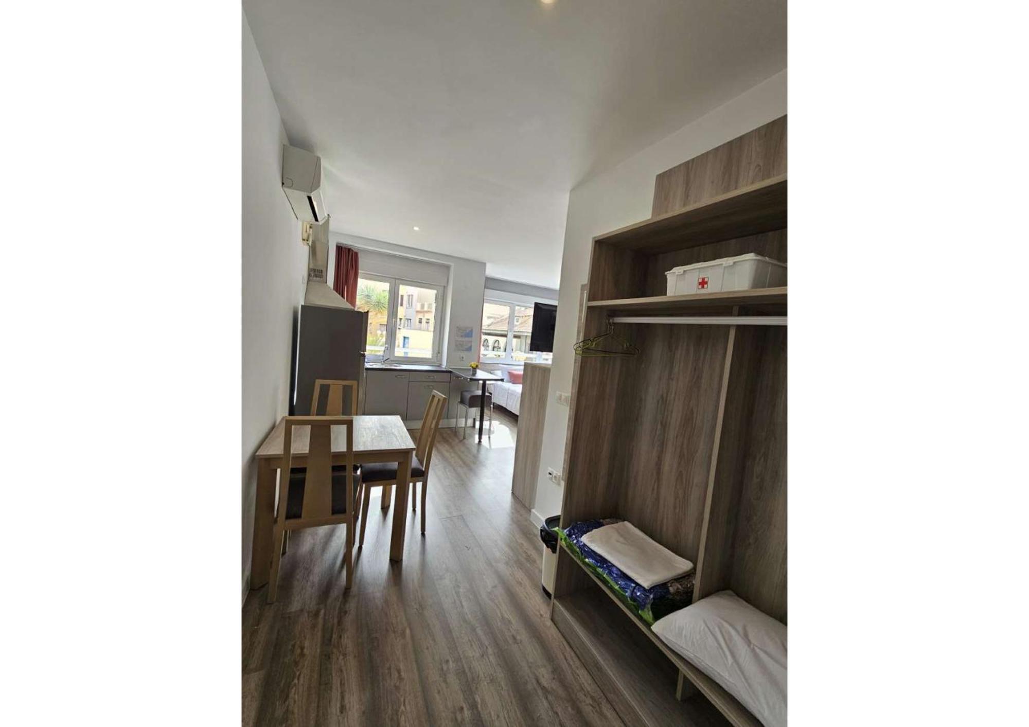 Apartamentos Turisticos Kenzamin Alicante Eksteriør billede