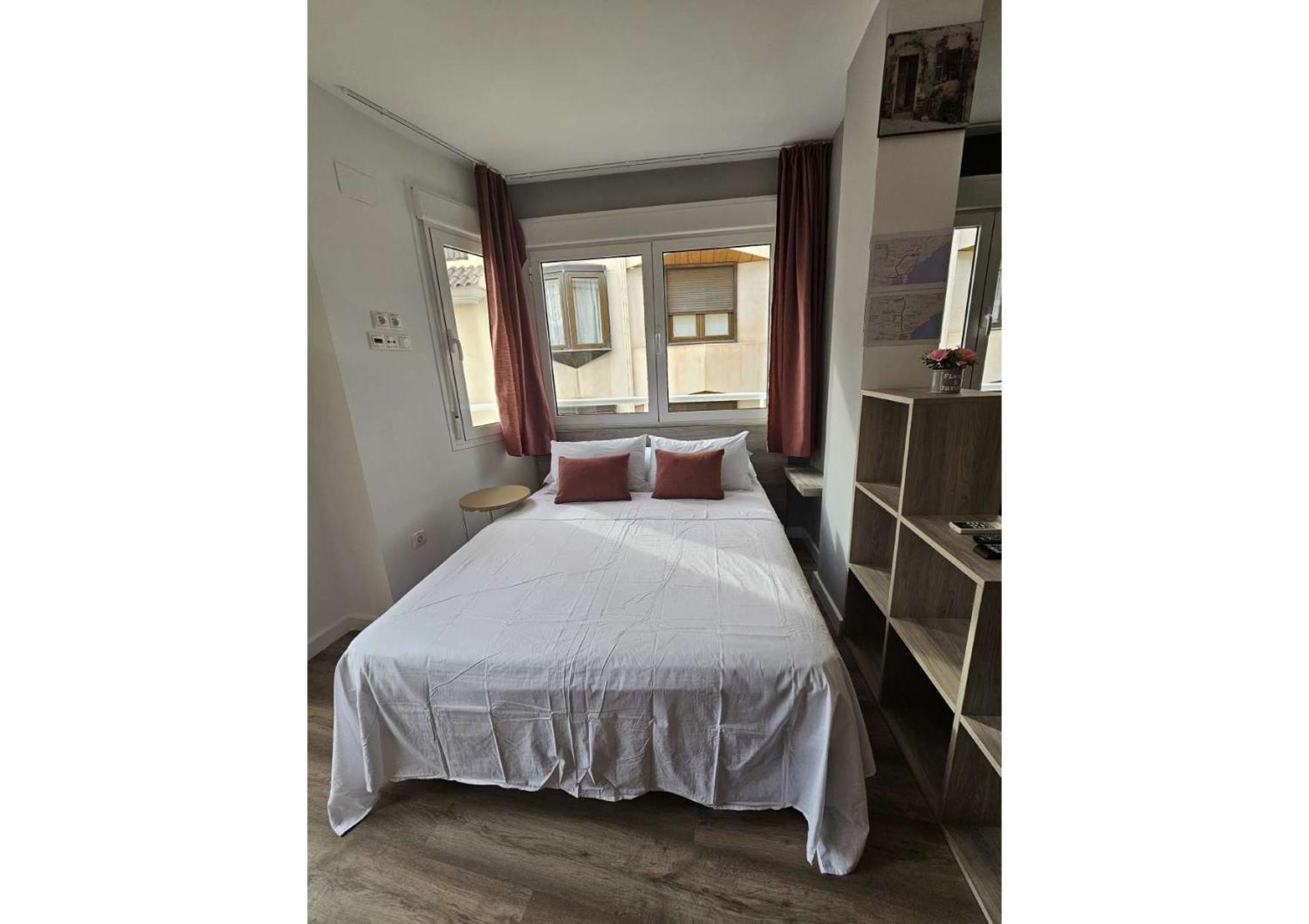 Apartamentos Turisticos Kenzamin Alicante Eksteriør billede